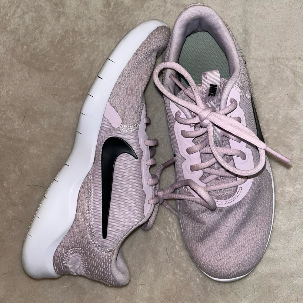 Nike Women's Pink Athletic Shoes